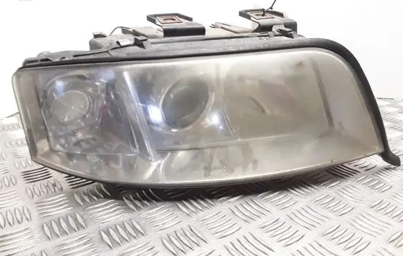 Audi A6 S6 C5 4B Headlight/headlamp 15593000