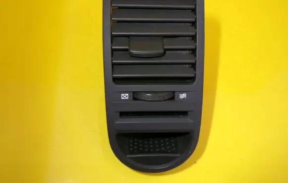 KIA Carnival Dashboard side air vent grill/cover trim OK53A6471X