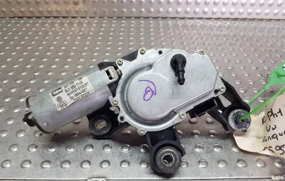 Audi A3 S3 8L Rear window wiper motor S27698928 8L0955711B