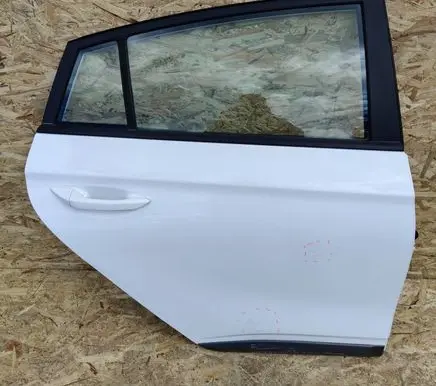 Hyundai Ioniq Rear door 