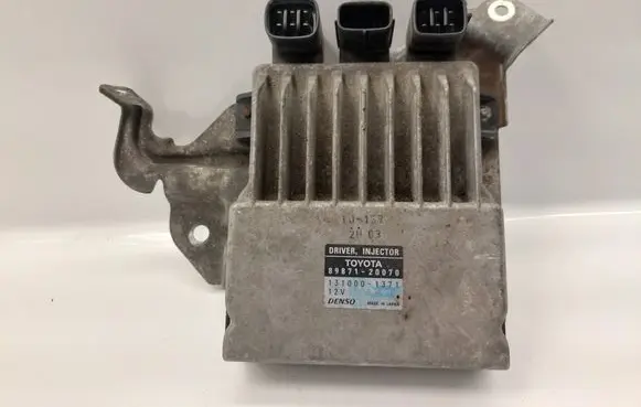 Toyota Corolla Verso AR10 Fuel injection control unit/module 8987120070 1310001371