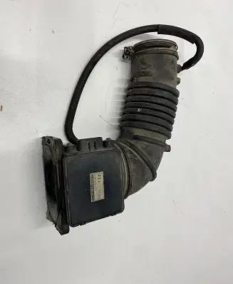 Mitsubishi Outlander Mass air flow meter E5T08271
