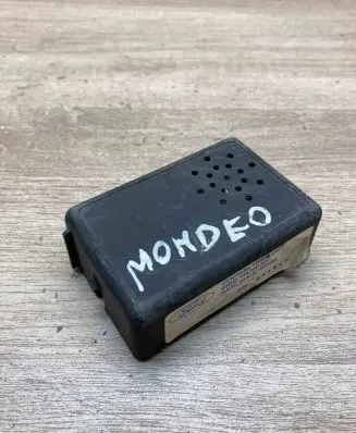 Ford Mondeo MK I Fuse module 93BG14K150AD B4V2A