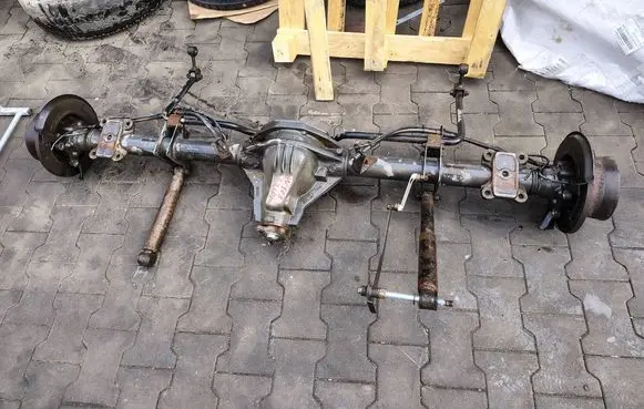 Mercedes-Benz Sprinter W901 W902 W903 W904 Rear axle beam with reductor A9033510005