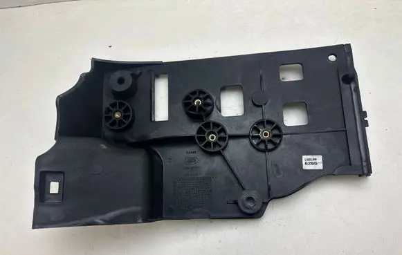 Land Rover Discovery 4 - LR4 Battery tray DWM500021