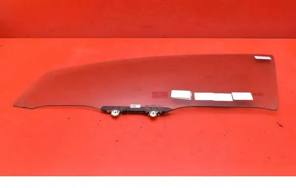 Toyota Yaris Front door window glass four-door 
