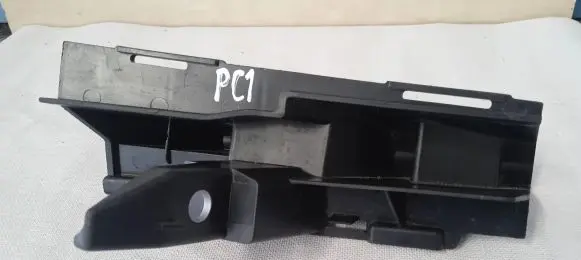 Mercedes-Benz E W212 Front bumper mounting bracket A2128852465