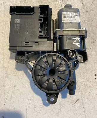 Volkswagen PASSAT B7 Front door window regulator motor 3C0959792C 918434110