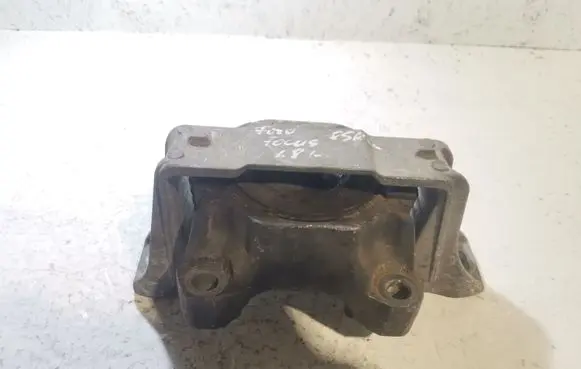 Ford Focus Engine mount bracket