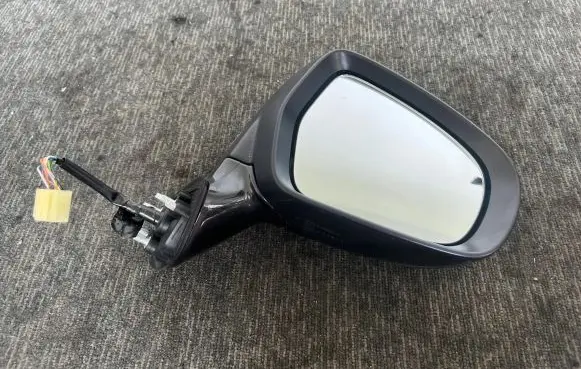 Suzuki SX4 S-Cross Front door electric wing mirror 7103-105
