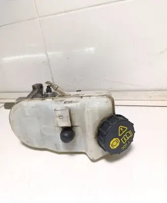 Volkswagen Transporter - Caravelle T5 Master brake cylinder 7E0611303C