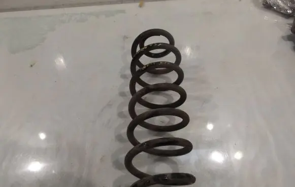 Volkswagen Touran I Rear coil spring
