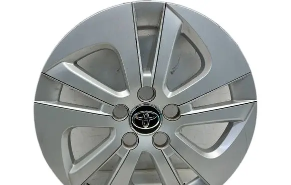Toyota Prius (XW50) R16 wheel hub/cap/trim 