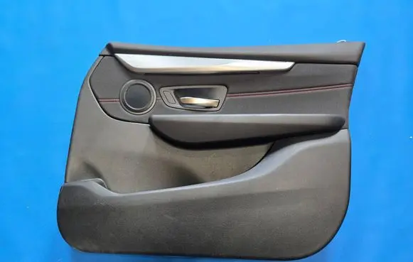 BMW 2 F46 Front door card panel trim