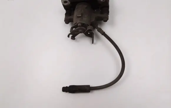 Opel Insignia A Rear brake caliper
