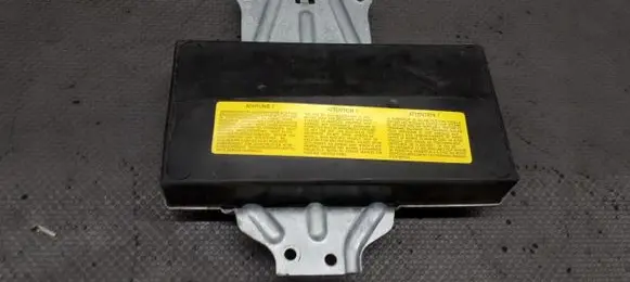 Mercedes-Benz C W202 Front door 00062143b