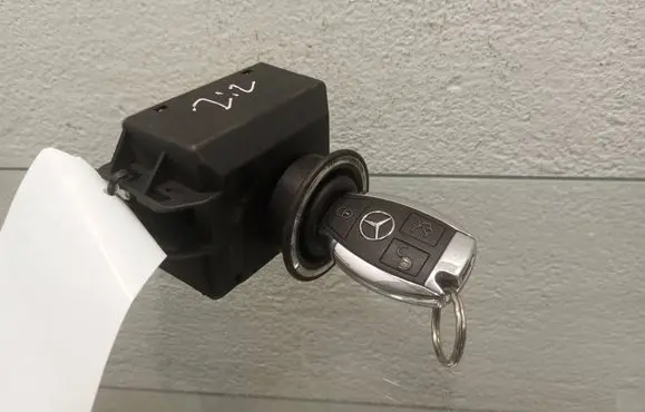 Mercedes-Benz E W212 Ignition lock A2125450308 8003383111406103 00338311