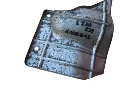 Jeep Cherokee III KJ Heat shield in engine bay 