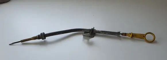 Nissan Qashqai Oil level dip stick 
