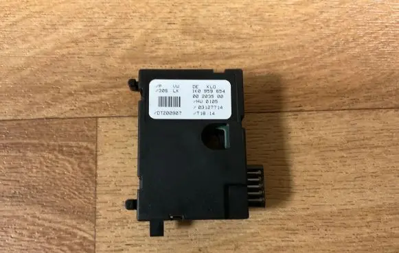 Volkswagen Golf V Steering angle sensor 1K0959654 03127714 00203500