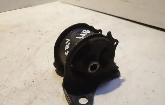 Honda CR-V Engine mount bracket