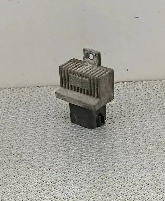 Volvo S40, V40 Glow plug pre-heat relay 7700115078