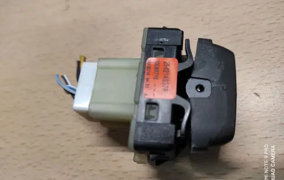 Dacia Sandero Electric window control switch 254214937R