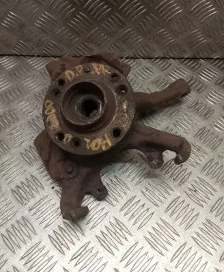 Volkswagen Polo III 6N 6N2 6NF Front wheel hub