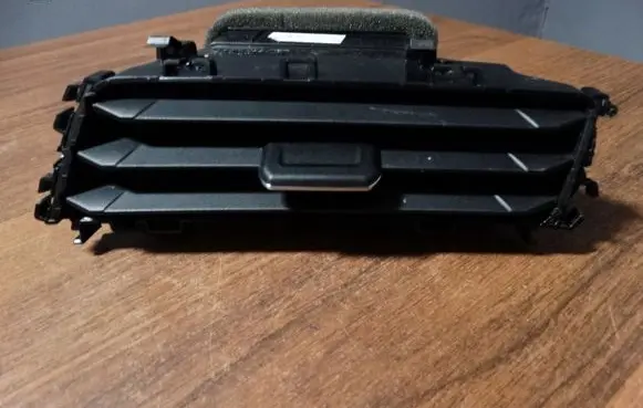 Volkswagen Polo VI Dash center air vent grill 2G1819704