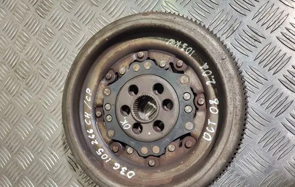 Skoda Octavia Mk2 (1Z) Flywheel 03G105266CH 03G105266CP
