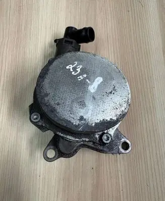 Renault Trafic III (X82) Vacuum pump 