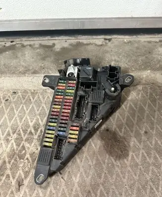 BMW 5 E60 E61 Fuse box set 690661804 518956021