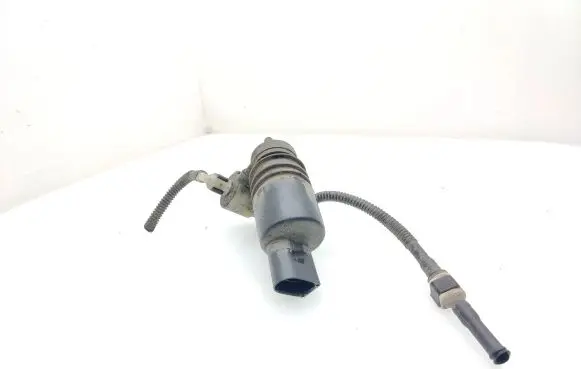 Volkswagen Caddy Windscreen/windshield washer pump 1K6955651 3122789