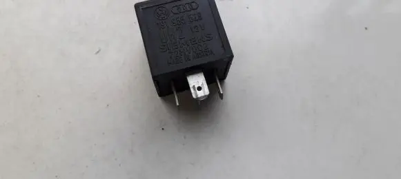 Volkswagen Golf III Other relay 191955529 72hv002