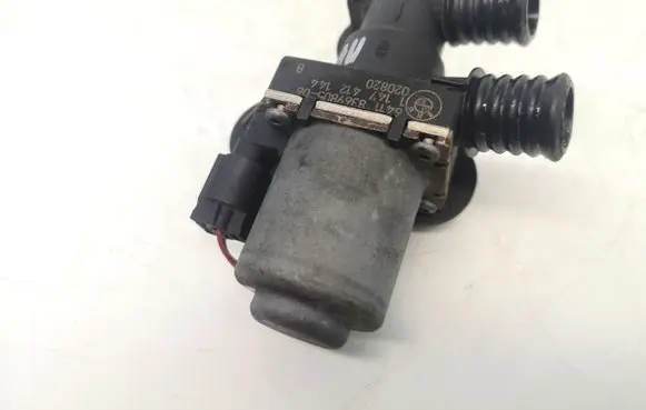 BMW 3 E46 Coolant heater control valve 9369805 1147412144 6411836980505