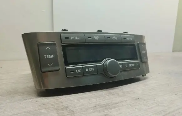 Toyota Avensis T250 Climate control unit 5590005280 MB1465704443