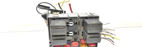 Opel Combo C Fuse module 