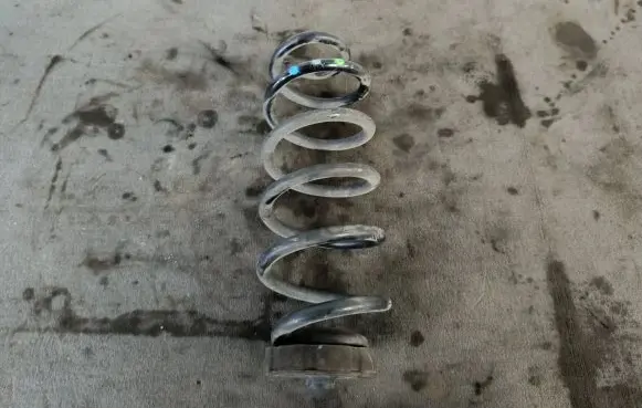 Audi A4 S4 B8 8K Rear coil spring