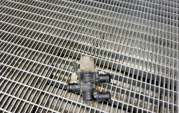Volkswagen ID.3 Coolant heater control valve 5Q0906457C