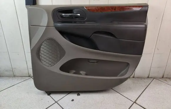 Chrysler Town & Country V Rear door card panel trim 1WE14HL5AB
