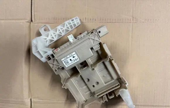 Citroen C1 Fuse module 827300H050A