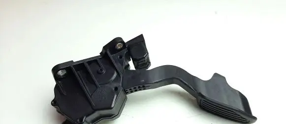 Toyota Verso-S Accelerator throttle pedal 7811052063 M7271