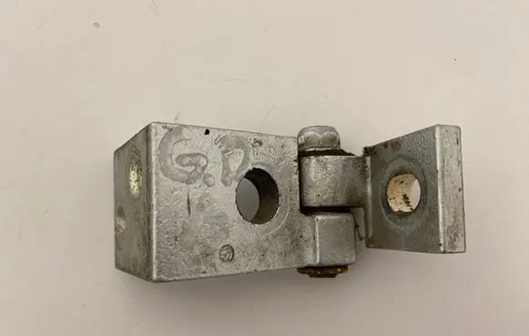 Volkswagen Polo III 6N 6N2 6NF Rear door lower hinge