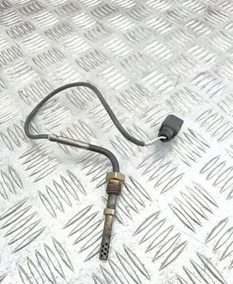 Volkswagen Phaeton Exhaust gas temperature sensor 059906088A