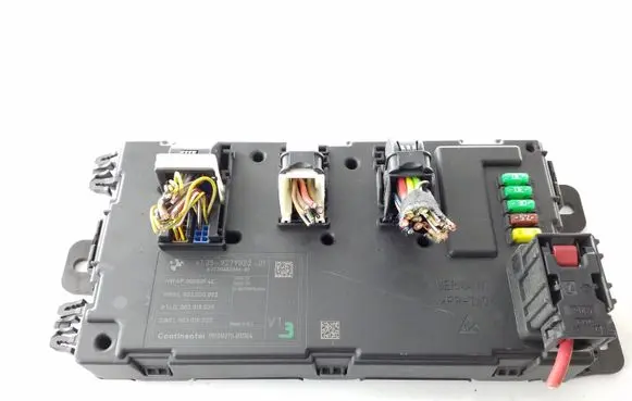 BMW 1 F20 F21 Fuse module 9279822 6135927982201