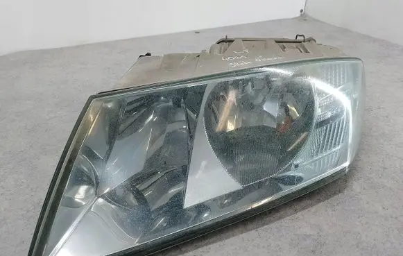 Skoda Octavia Mk2 (1Z) Headlight/headlamp 