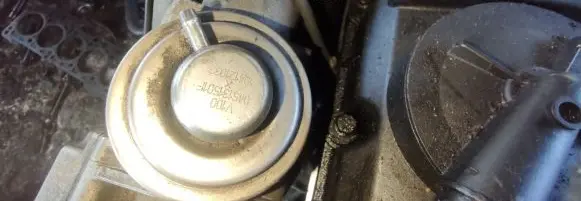 Volkswagen Polo EGR valve 045131501f 194121033