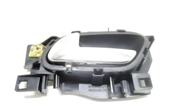 Rear door interior handle