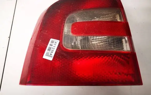 Skoda Octavia Mk2 (1Z) Rear/tail lights 1Z9945095B