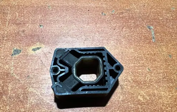 Skoda Octavia Mk2 (1Z) Radiator mount bracket 1K0121867G